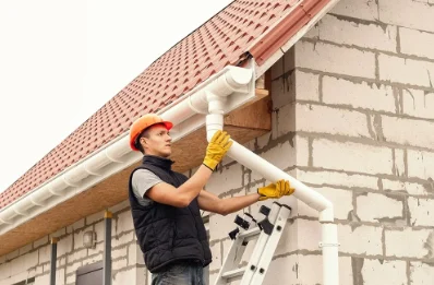 Pose et remplacement de gouttières à Rodome