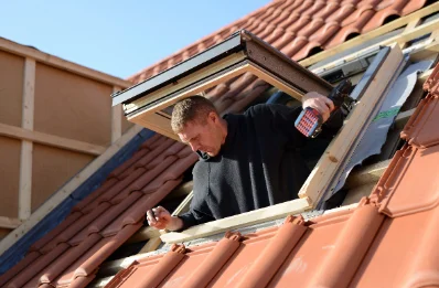 Pose de fenêtres de toit Velux à Rodome